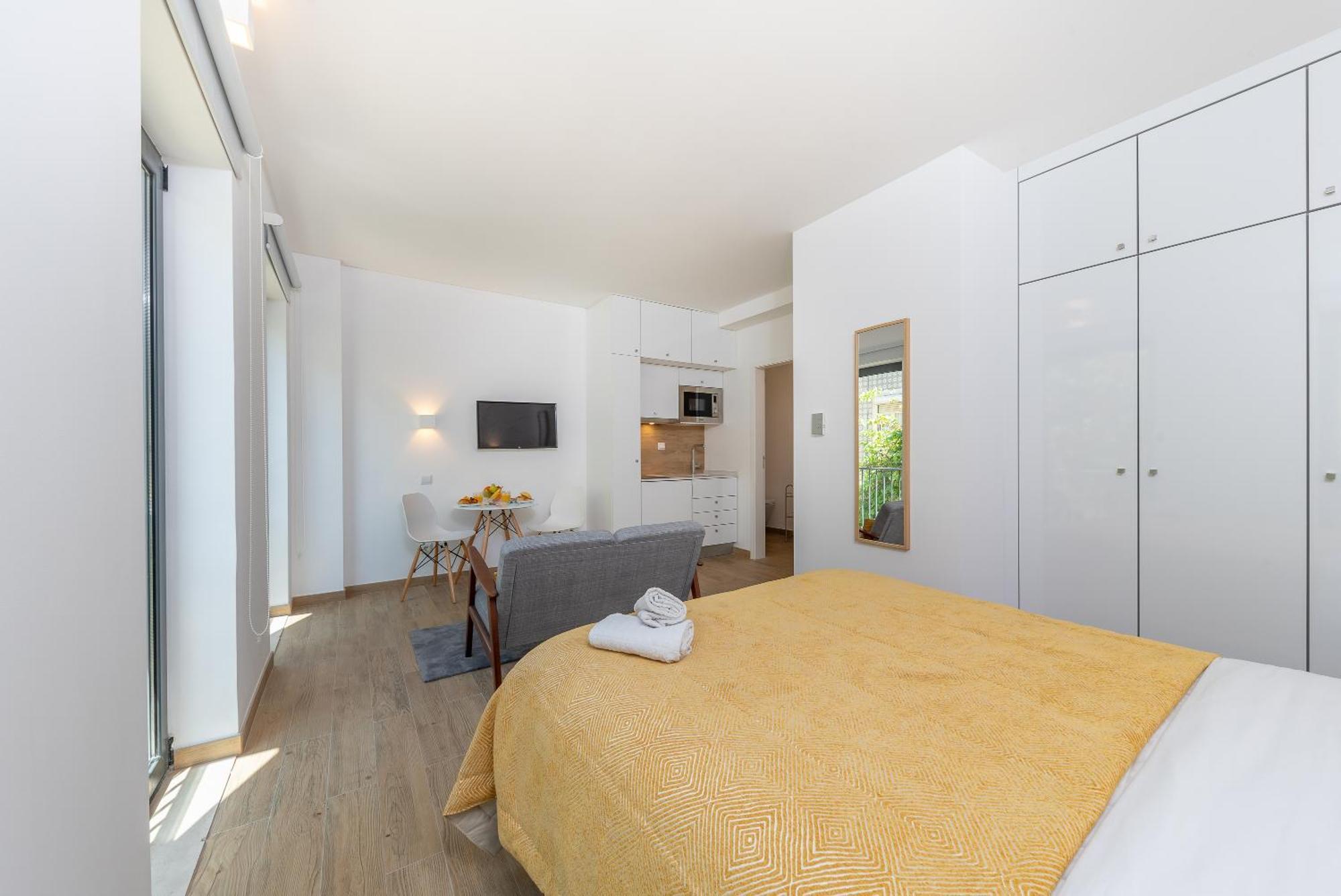 Orange 3 House - Chiado Studios * Lissabon